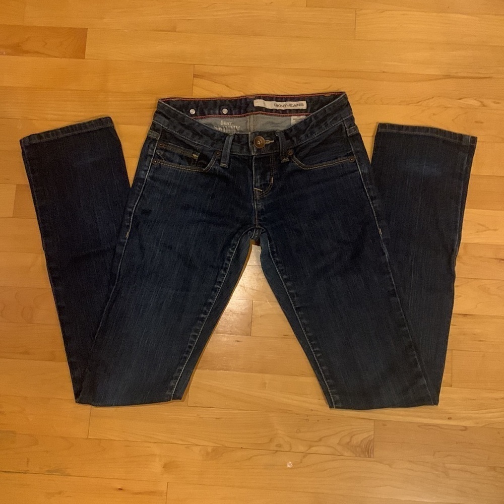 Women’s DKNY Skinny Jeans Size 24R